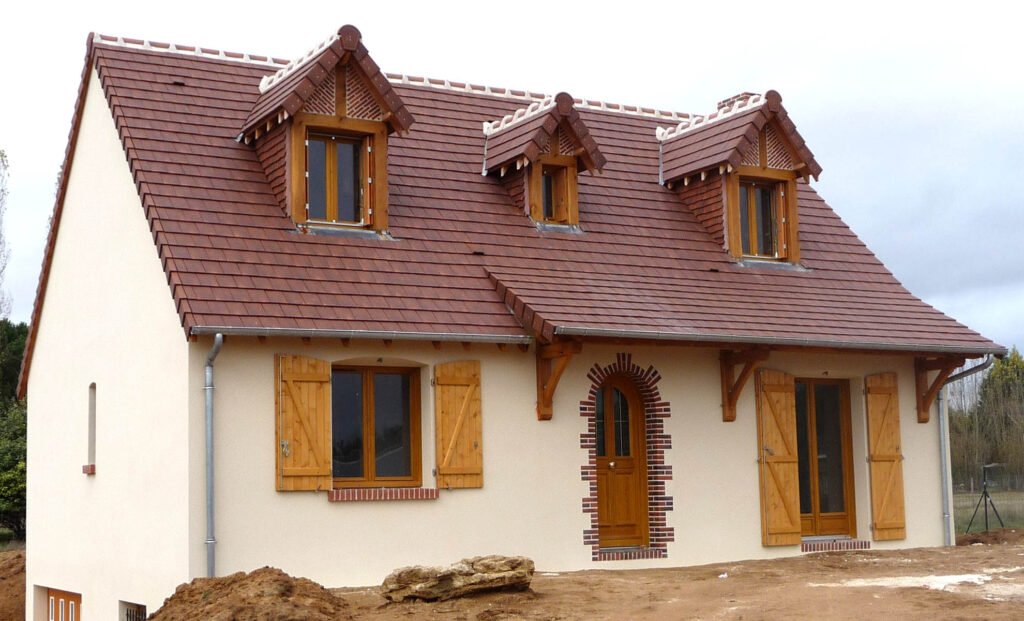 Maison avec combles et lucarnes